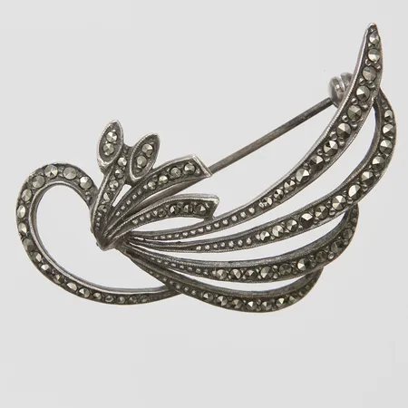 Brosch med markasiter, längd ca45mm, bredd 26mm, importstämplad, 830/1000 silver Vikt: 6,3g Vikt: 6,3 g