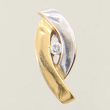 Hänge med diamant ca 0,04ct 19x7,6mm vitguldsdetaljer 18K  Vikt: 2,7 g