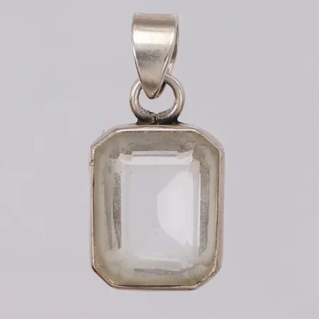 Hänge med vit sten längd 35,0mm bredd 16,4mm silver 925/1000 Vikt: 7,5 g