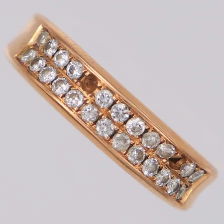 Ring med diamanter 0,41ctv enligt gravyr, stenar saknas, defekt, 18K  Vikt: 4,2 g