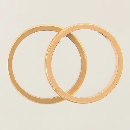 Ringar släta 2st stl:17¼ bredd 2,5mm gravyr 20K  Vikt: 6,8 g