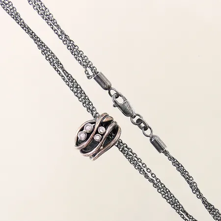 Collier Jens J Aagaard hänge med vita stenar längd 45cm bredd 3-15mm silver 925/1000 Vikt: 8,9 g