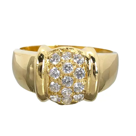 Ring, 14K guld, vita stenar, slitna stämplar, stl:18½ mm, bredd 3,3 - 10 mm Vikt: 3,7 g