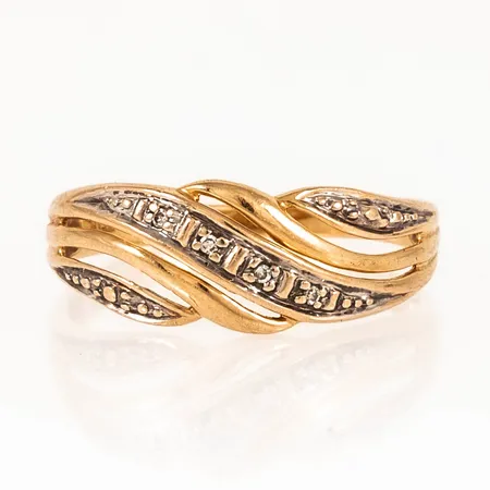 Ring med 3 x ca 0,005ct 8/8-slipade diamanter stl:18½ bredd 2-8mm 18K 2,3g. 