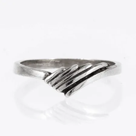 Ring stl:17¾ bredd 2-5,5mm silver 925/1000 1,6g.