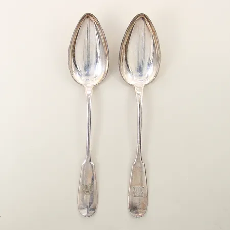 2 matskedar längd ca 21cm monogram silver 813/1000 Vikt: 137,1 g