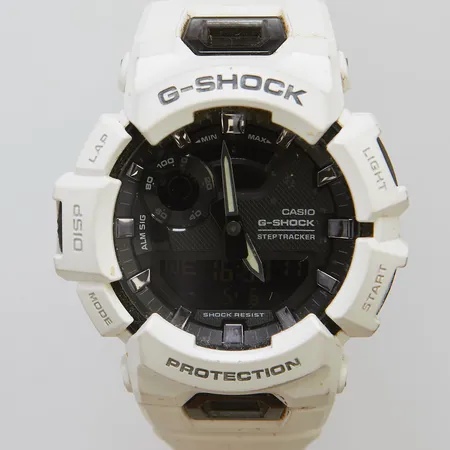 Herrur Casio G-shock plast quartz 48,6mm, ref: GBA-900, modul: 564, plastband, bygelspänne, missfärgning, bruksslitage, inga tillbehör. 