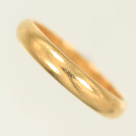 Ring stl 19¼ bredd 4mm, graverad, 18K 4,8g
