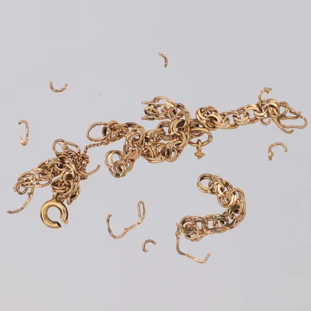 Diverse guldbitar 18K Vikt: 4 g