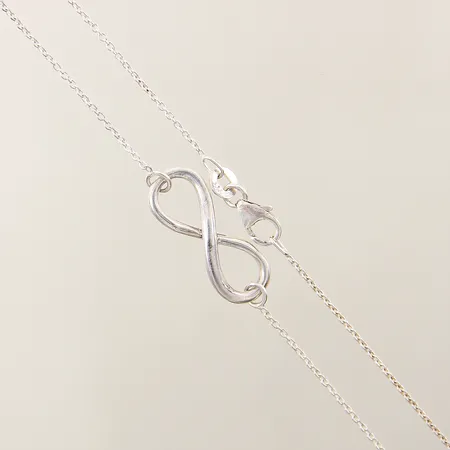 Kedja Ankar med integrerat evighetstecken ställbar längd 42-47cm bredd 0,6-9mm silver 925/1000 Vikt: 2,8 g