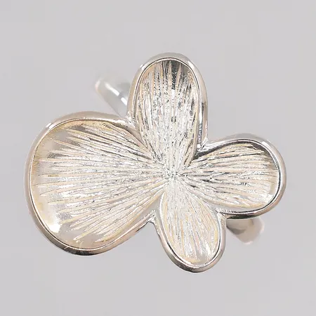 Ring stl:17¾ 925/1000 silver Vikt: 5,6 g