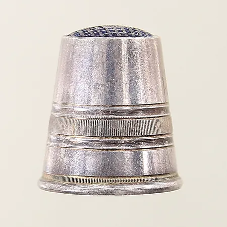 Fingerborg Ø15mm höjd 22,2mm delvis förgylld gravyr silver 925/1000  Vikt: 4,6 g