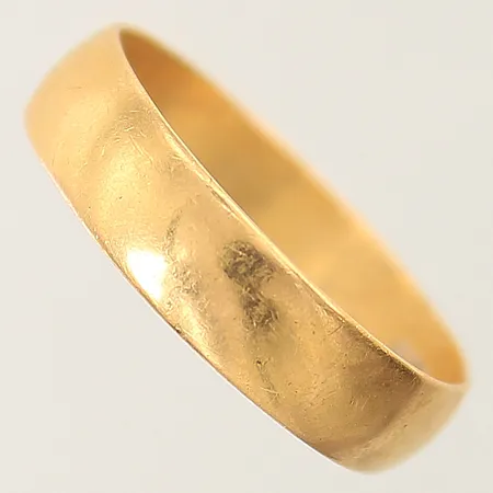 Ring slät stl:20¼ bredd 5,3mm gravyr 23K  Vikt: 4,5 g