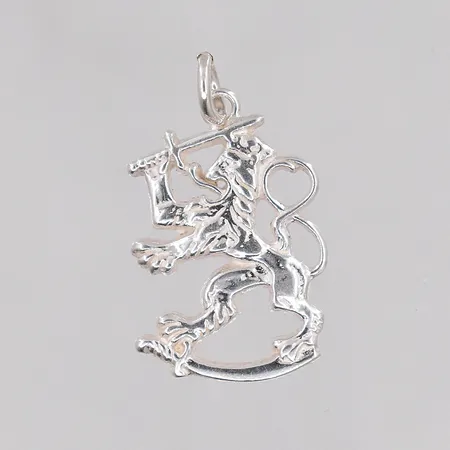 Hänge finskt lejon 30x18mm, 925/1000 silver Vikt: 2,9 g