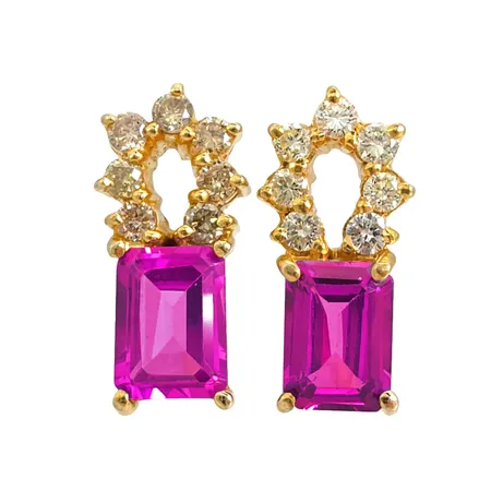 Örhängen, 14K guld, rosa Safirer 5x7 mm, Diamanter 14 x 0,03ct, längd 16 mm, bredd 7,7 mm, fint skick, stenar utan anmärkning, originalploppar Vikt: 4,3 g