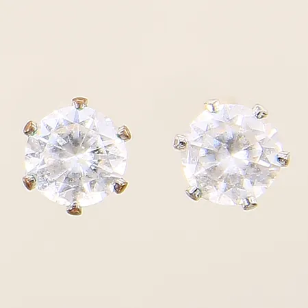 Örhängen med vita stenar Ø6mm silver 925/1000 Vikt: 1,1 g