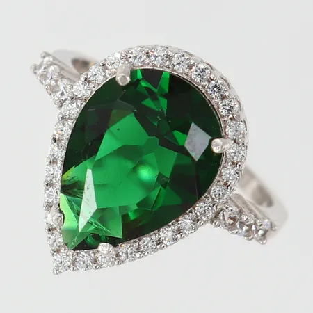 Ring med stenar stl 17¼, bredd ca 1,5-18mm, 925/1000 silver  Vikt: 3,4 g