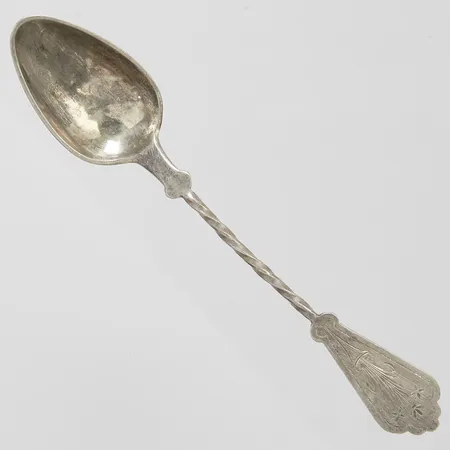Sked med blomsterdekor, år 1951, 12,5cm, 830/1000 silver Vikt: 11,1g Vikt: 11,1 g