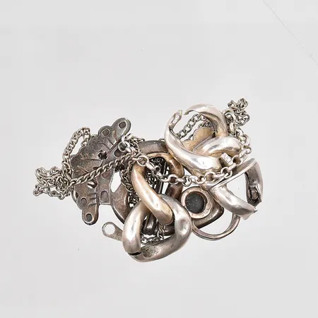 Diverse defekt silver, stenar, 830/1000 silver Vikt: 13,1 g