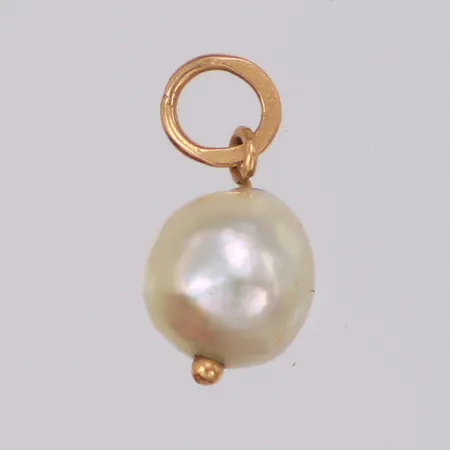 Hänge med odlad pärla längd 12,6mm bredd 6,2mm 18K Vikt: 0,4 g