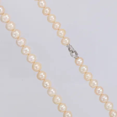 Doserat pärlcollier med odlade pärlor, längd ca 46cm, bredd ca 10-11mm, silverlås 925/1000 silver Vikt: 0 g
