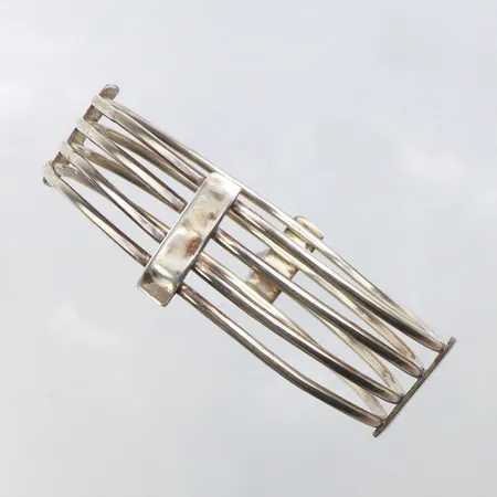 Armring, Ø 62,7mm, ostämplat silver. Vikt: 31,7 g