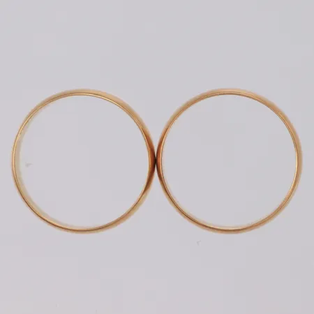 2 ringar släta, stl:18½, gravyr, 18K Vikt: 7,7 g