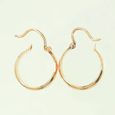 Ett par örhängen längd 20mm bredd 1-5mm (defekta, ojämna) 14K, 2g 