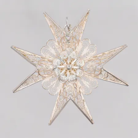 Hänge med filigranarbete Ø48,5mm silver Vikt: 4,9 g