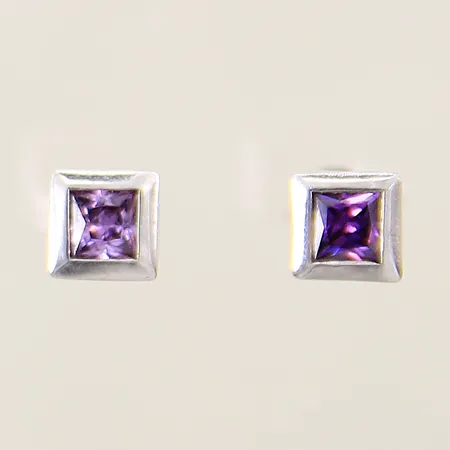 Örhängen med lila stenar Ø6,5mm silver 925/1000 Vikt: 2,8 g