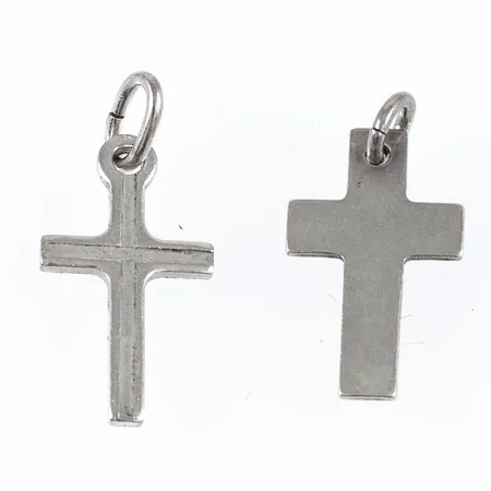 Två hängen kors 9x20mm och 9x18mm silver 925/1000 1,0g.