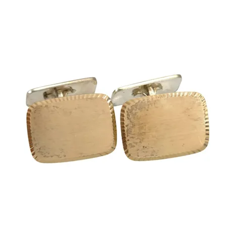 Manschettknappar ett par silver, mått 14x19 mm, förgylld dekor, G Dahlgren Malmö Vikt: 9,8 g