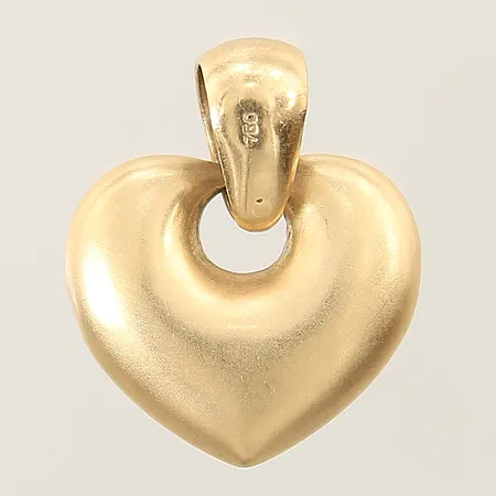 Hänge hjärta 16x15mm repig 18K  Vikt: 1,3 g