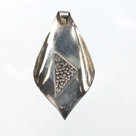 Hänge, bredd:3,5cm, längd:6,5cm, 925/1000 silver. Vikt: 12,8 g