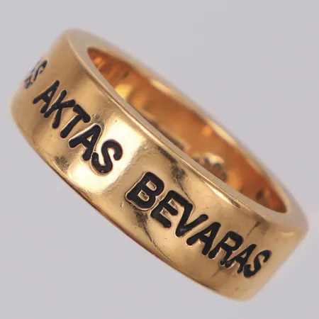 Ring med blå safir och briljantslipad diamant ca 0,04ct, personlig gravyr, stl:15½, 18K Vikt: 9 g