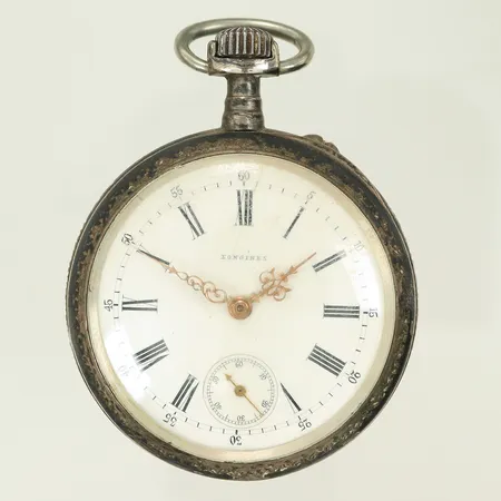 Fickur Longines Grand Prix Paris 1889 15 rubiner, Ø48mm, boettnr: 677532, spricka i urtavlan, slitage och patina, klockan fungerar men vet ej om den håller tiden. 