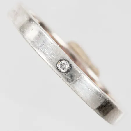 Ring med vit sten Chanti stl: ca 15¾ bredd: 2mm silver 925/1000 Vikt: 2 g