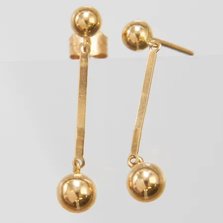 Örhängen, stift, längd 26,5mm, saknar en snurrebuss, 18K Vikt: 0,9g