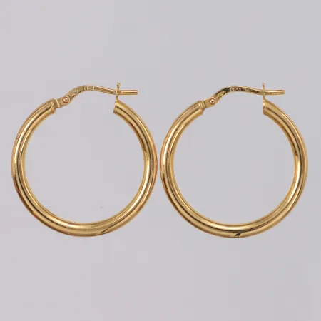 Ett par örhängen creoler Ø26mm, bredd 2,5mm, GHA 18K Vikt: 2 g
