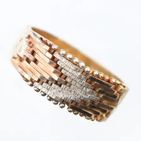 Ring, stl:17½, bredd:3,1-8,1mm, förgyllt silver 925/1000. Vikt: 4,3 g