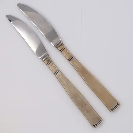 Två knivar modell Rosenholm längd ca 20cm, GAB 1990-tal, blad i stål, 830/1000 silver, bruttovikt: 125,4g Vikt: 125,4 g