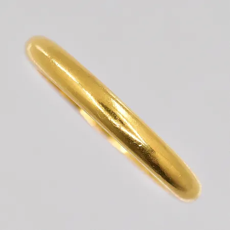 Ring stl:19½ gravyr 23K Vikt: 6,9 g