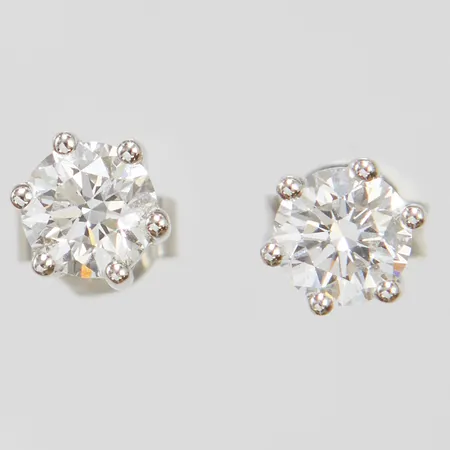 Örhängen med diamanter, 2 x ca 0,48ct, ca TW(F-G)/VS2-SI1, vitguld, 18K Vikt: 2,2g.
