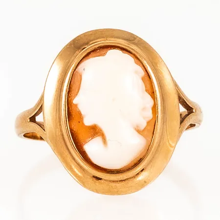 Kaméring stl:17¾ bredd 2,3-17mm, nött kamédam, limrester 18K 2,3g. 