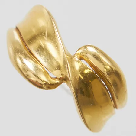 Ring GHA stl:17¾, bredd 2,5-9mm, 18K Vikt: 3,3g Vikt: 3,3 g