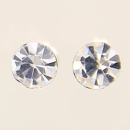 Örhängen med vita stenar Ø6,2mm silver 925/1000 Vikt: 0,7 g
