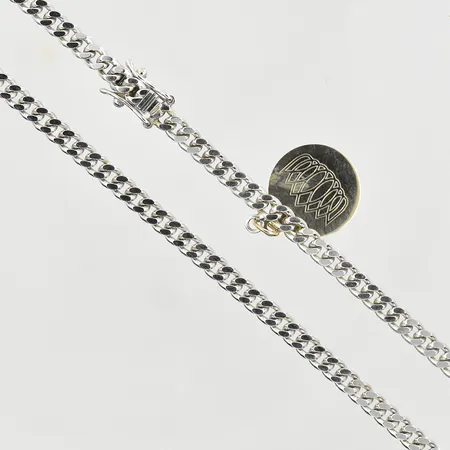 Kedja Pansar med fast berlock, längd 45 cm, länkens bredd 3 mm, grvayr på berlock, vitguld, 18K. Vikt: 19,8 g