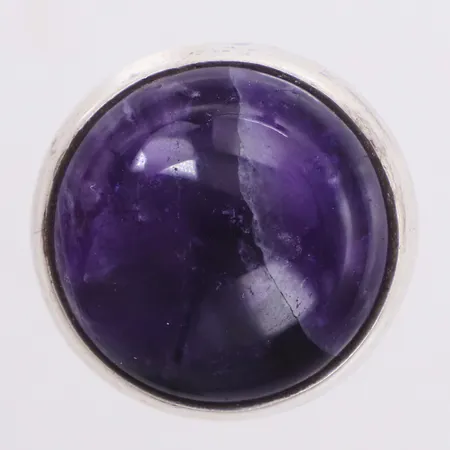 Ring med troligen ametist, stl 19½ ställbar skena, bredd 3,4-25mm, skenans höjd 12,3mm, BEH Bengt Hallberg Guldsmeds AB, silver 925/1000 Vikt: 15,2 g