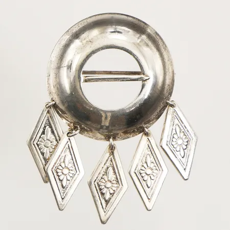 Brosch, längd 48mm, bredd 30mm, Sporrong, år 1984, 925/1000 silver  Vikt: 11,4 g