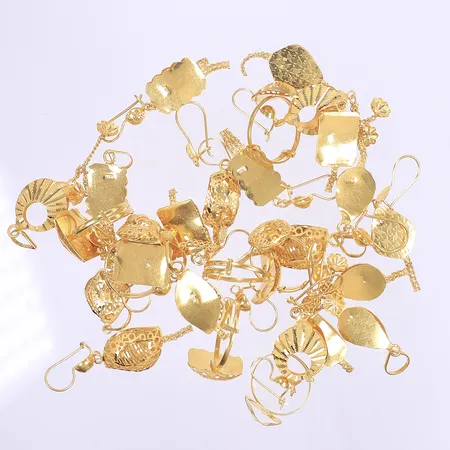 Diverse guld, delvis defekt, 21K Vikt: 50 g